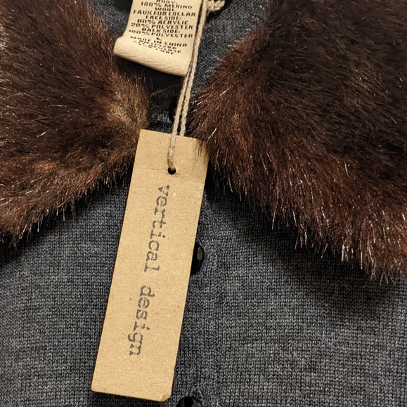 Vertical Design Gray Wool Cardigan With Removable Faux Fur Collar Size Large NWT - Picture 4 of 7